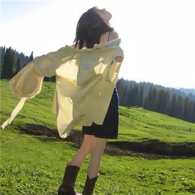 挥著翅膀的女孩